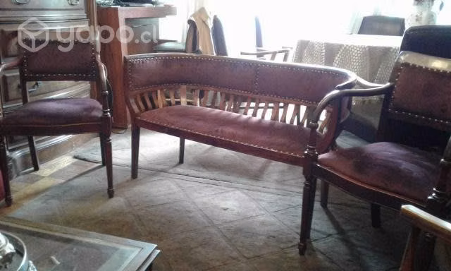 Living antiguo con sitiales