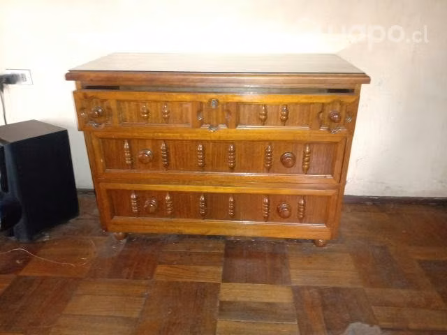 Cómoda de madera.enchspada en eucalipto