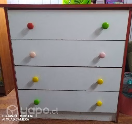 Comoda de niña
