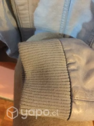 Chaqueta cuerina celeste buen estado talla s