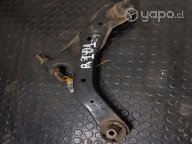 Bandeja izquierda kia cerato 2008