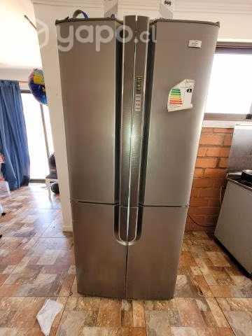 Refrigerador de 4 puertas