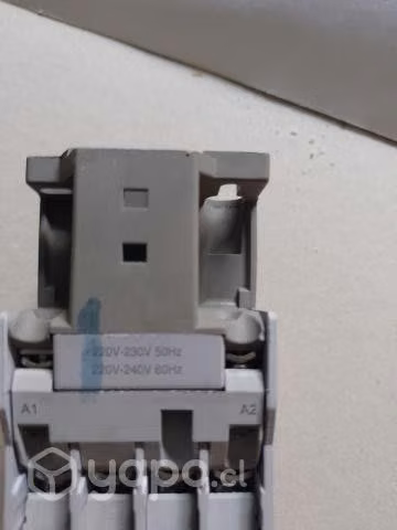 Contactor trifásico