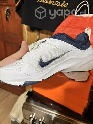 Zapatilla Nike hombre talla 42 - Imagen 2