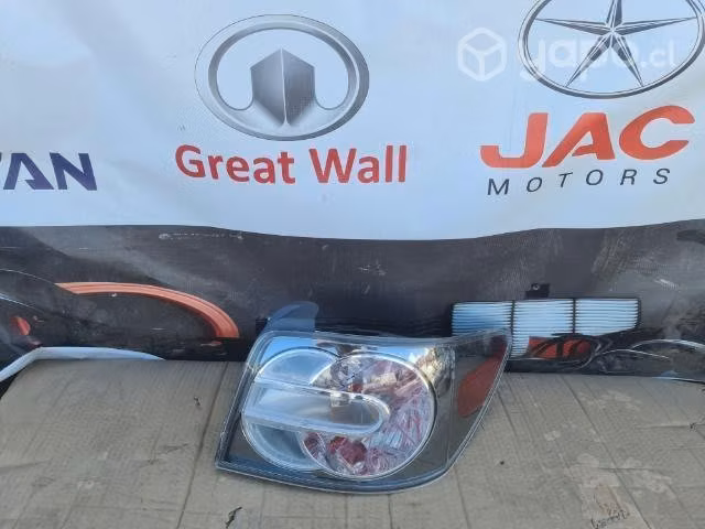 Foco trasero derecho mazda cx7 detalle