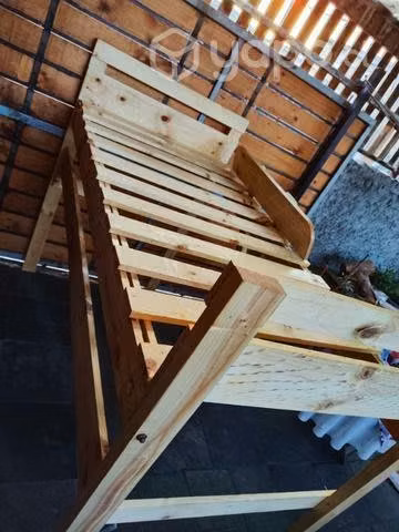 Cama de 1 plaza de madera