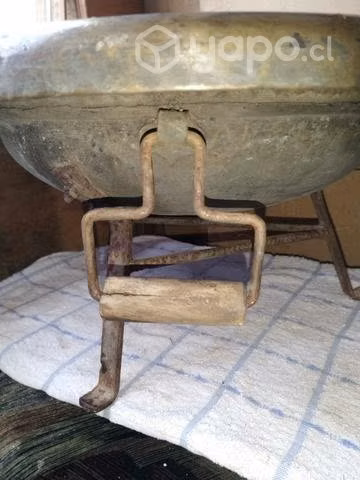 Antiguo brasero colonial .bronce,y cobre reliquia