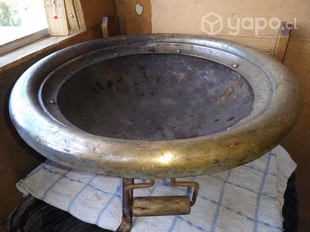 Antiguo brasero colonial .bronce,y cobre reliquia