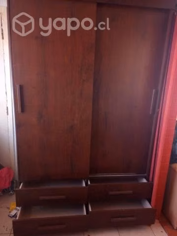 Ropero dos puertas en excelente estado