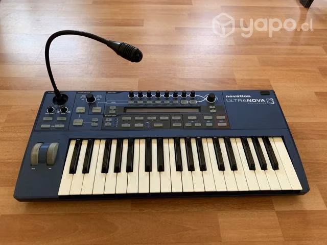 Novation Ultranova - Sintetizador