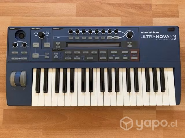 Novation Ultranova - Sintetizador