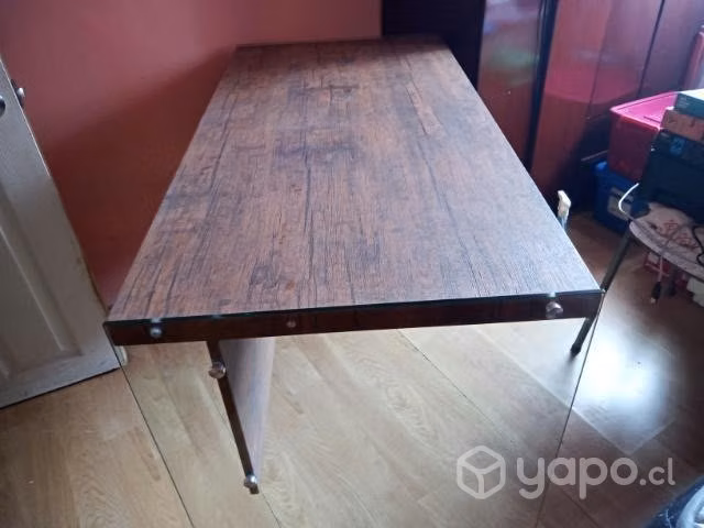Escritorio madera vidrio en buen estado
