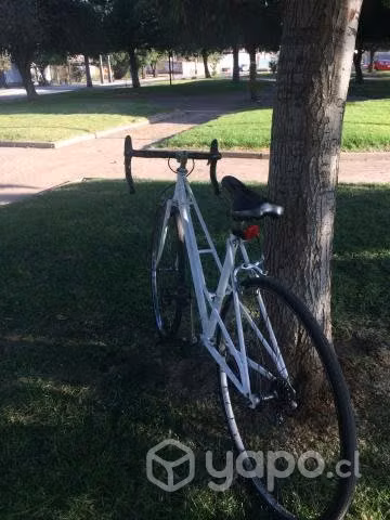 Bicicleta de paseo antigua - Imagen 4