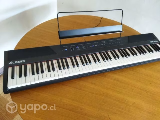 Piano digital Alesis Recital seminuevo