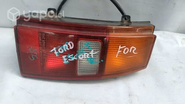 Farol trasero izquierdo Ford scort