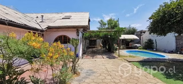 Casa en Maipú de 5D y 4B de 140 mts2 ARRIENDO DISP.