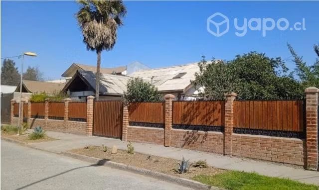 Casa en Maipú de 5D y 4B de 140 mts2 ARRIENDO DISP.
