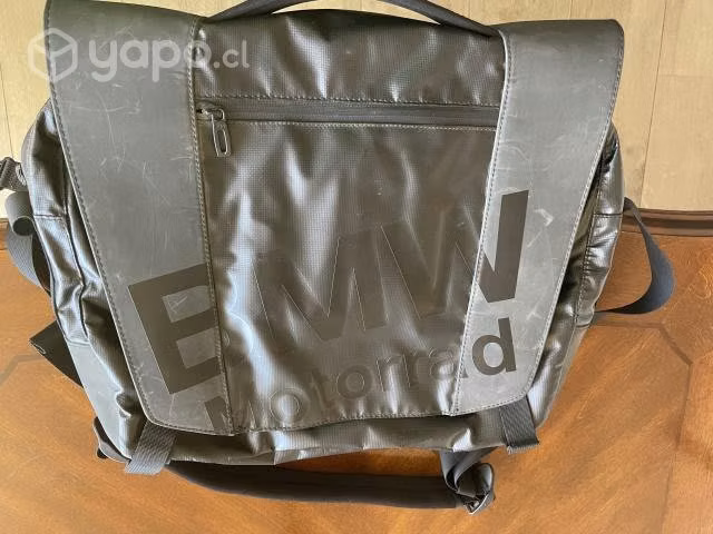 Bolso BMW tipo bandolera