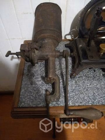 Antiguo molino Corona made in U.S.A