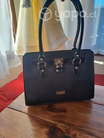 Carteras variados modelos de cuero, marca Gacel
