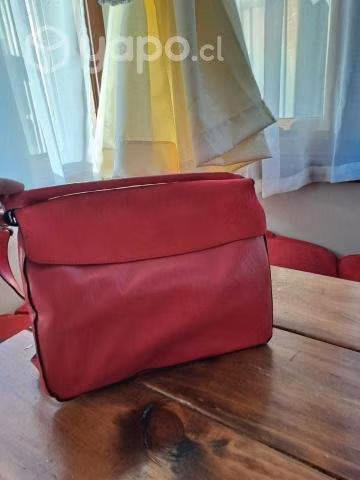 Carteras variados modelos de cuero, marca Gacel