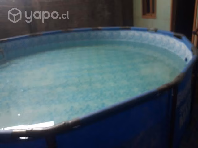 Piscina circular funcionando
