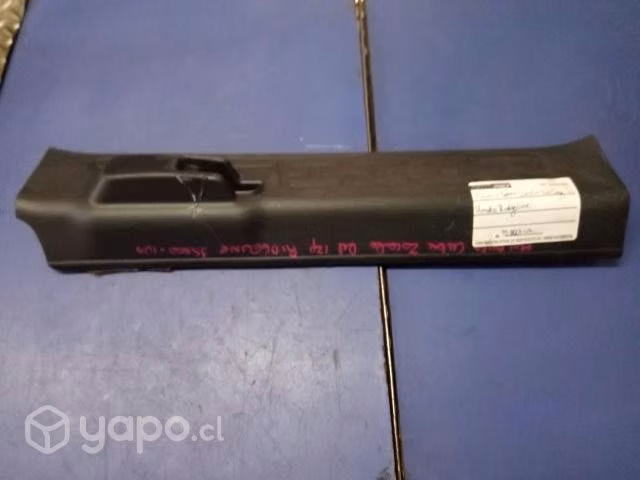 Cubre zocalo delantero izq Honda Ridgeline 2010