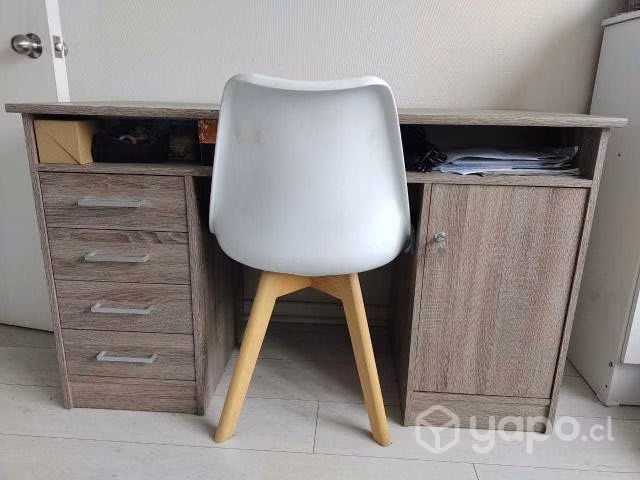 Escritorio y silla