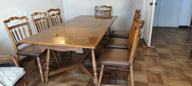 Comedor extensible + 6 sillas + 2 sitiales