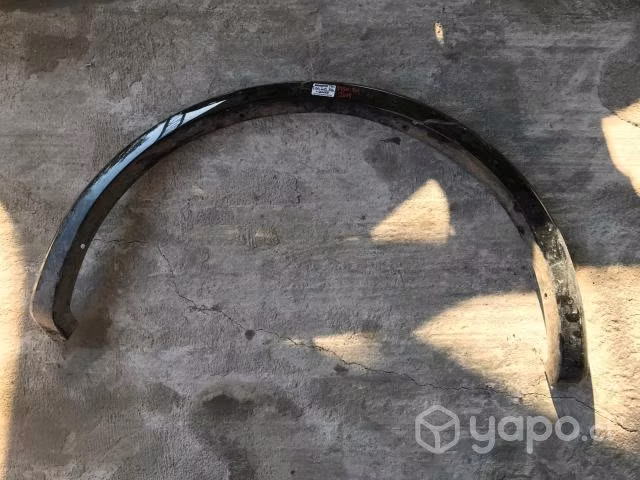 Moldura pasa rueda trasera derecha Ford F150 2019
