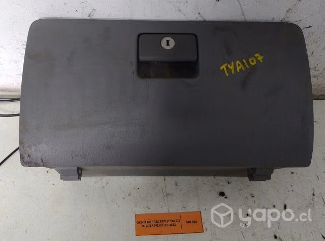 Guantera Tablero (TYA107) Toyota Hilux 2.5 2012