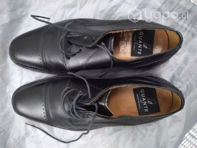 4 pares de zapatos