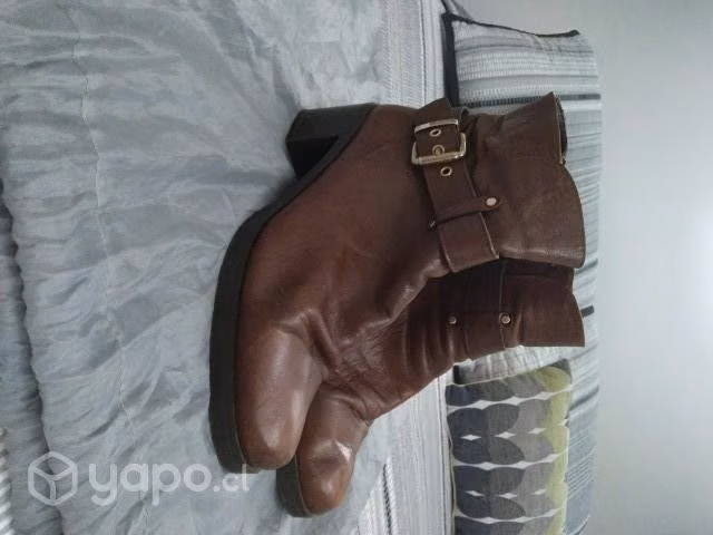 4 pares de zapatos