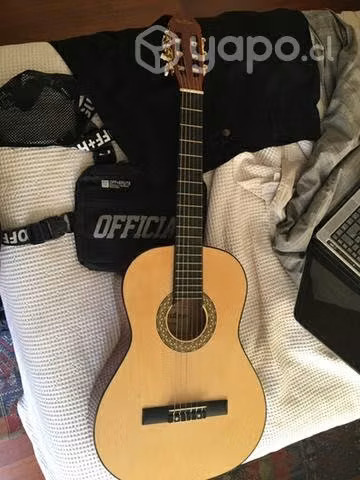 Guitarra acústica Maxtone