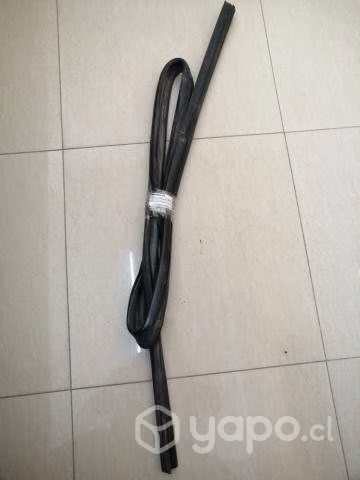 Goma vidrio trasero derecho Toyota Hilux 2012