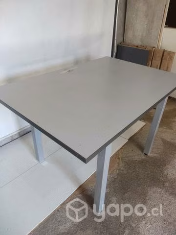 Escritorio con base metálica - Imagen 2