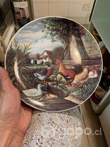 Hermoso plato para colgar coleccionable - Imagen 4