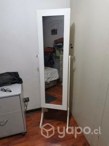 Espejo joyero en buen estado