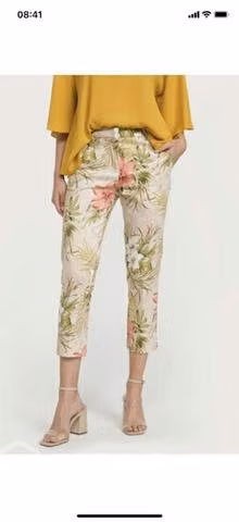 Pantalón capri marca Apology, Nuevo, talla 42