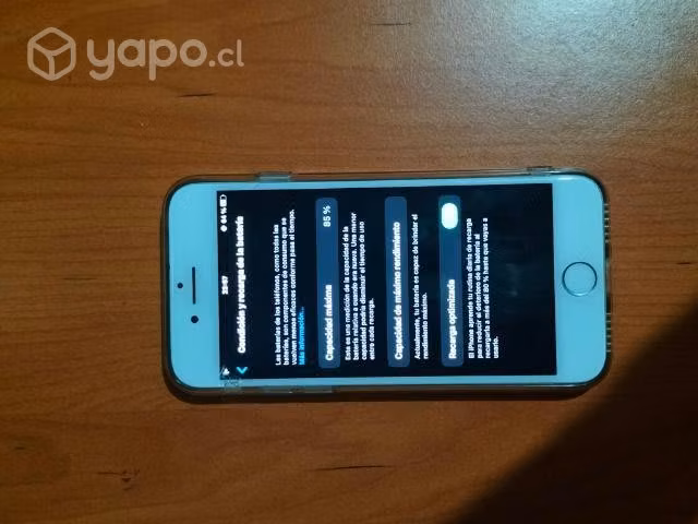 IPhone 8 desbloqueado con detalles minimos