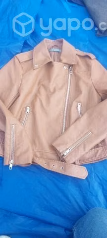 Chaqueta cuero marca basement