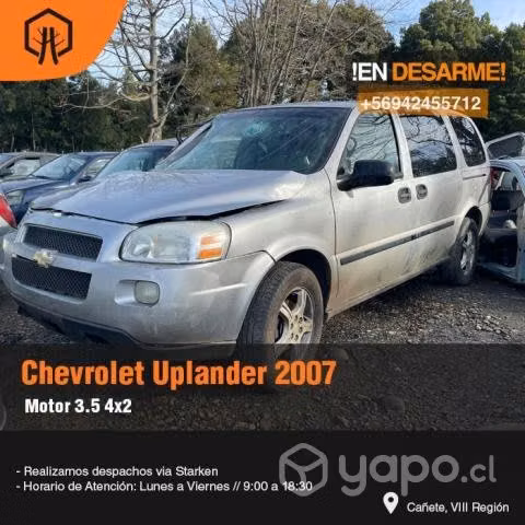 Rejilla torpedo chevrolet uplander 2007