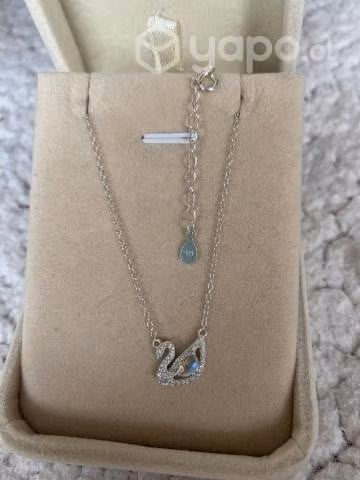 Collar cisne
