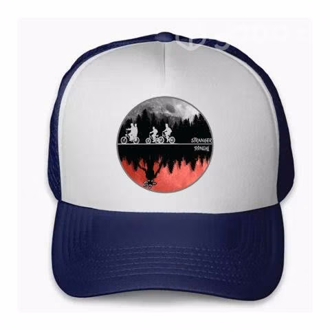 Gorra Jockey Logo Stranger Things Mundo Al revés