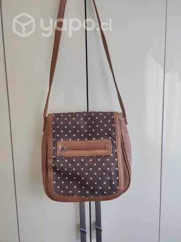 Cartera de cuerina café, en excelente estado