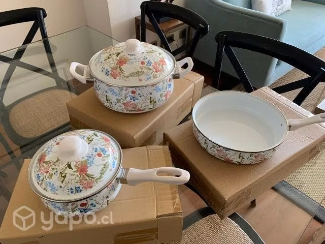Batería Ollas 5 piezas con flores NUEVAS kit - Imagen 2