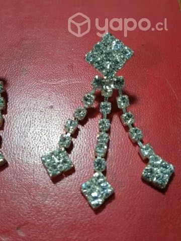 Collar hermoso y elegante pulsera y aritos