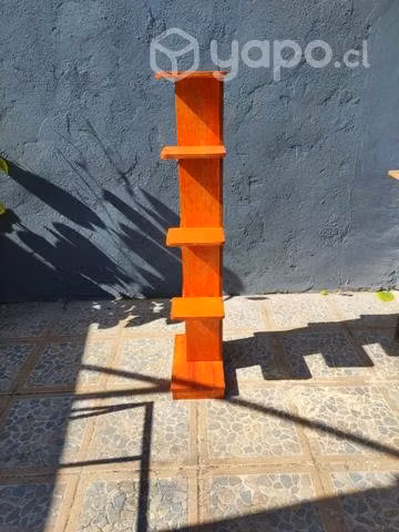 Porta maceteros de madera