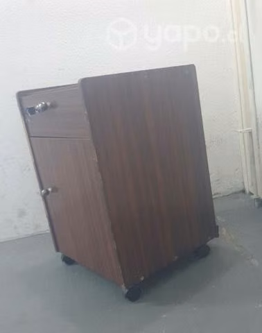 Velador de madera