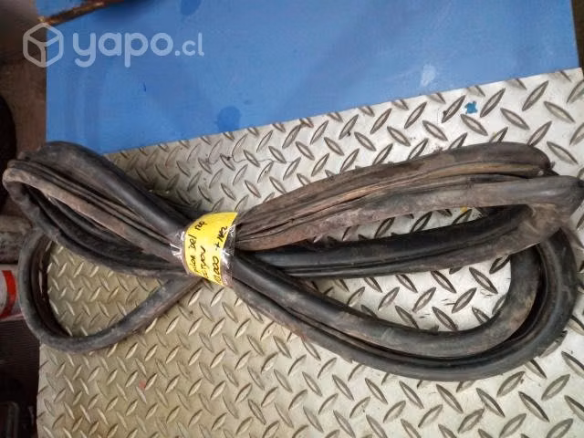Goma contorno pilar del izq Ssangyong New Actyon